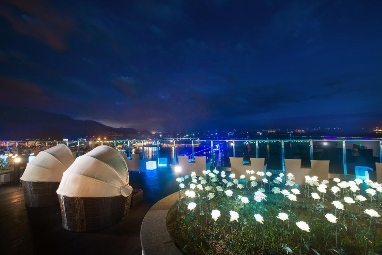 Utop Marina Hotel & Resort Йосу Екстериор снимка