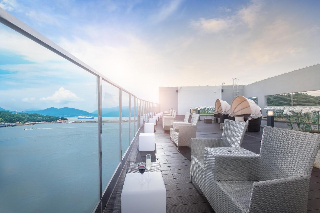 Utop Marina Hotel & Resort Йосу Екстериор снимка