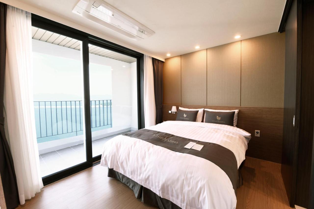 Utop Marina Hotel & Resort Йосу Екстериор снимка