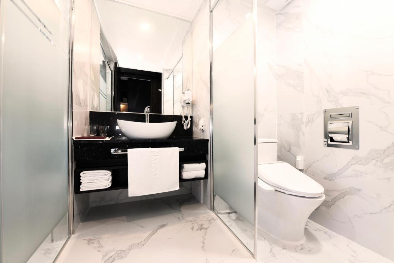 Utop Marina Hotel & Resort Йосу Екстериор снимка
