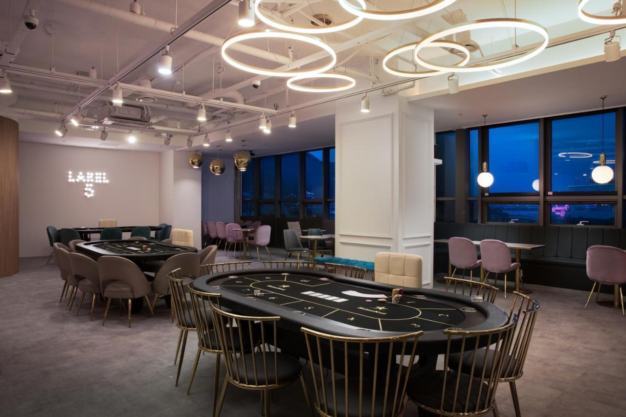 Utop Marina Hotel & Resort Йосу Екстериор снимка