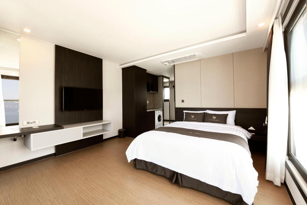 Utop Marina Hotel & Resort Йосу Екстериор снимка